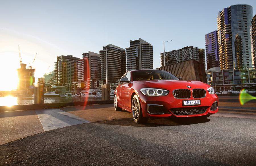  BMW M140i 5-Door 2016 года  (AU) (фото 16 из 21)